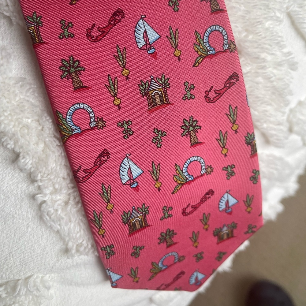 “Bermuda Medley” Men’s silk tie by Barbara Finsness - Brand New